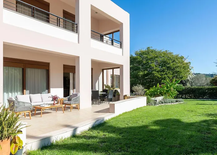 Coral Tree Luxury Willa