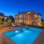 Вилла Coral Tree Luxury
