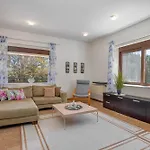 Вилла Coral Tree Luxury